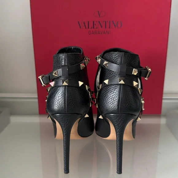Valentino Garavani Rockstud Ankle Boots Size 37 - Picture 4 of 6
